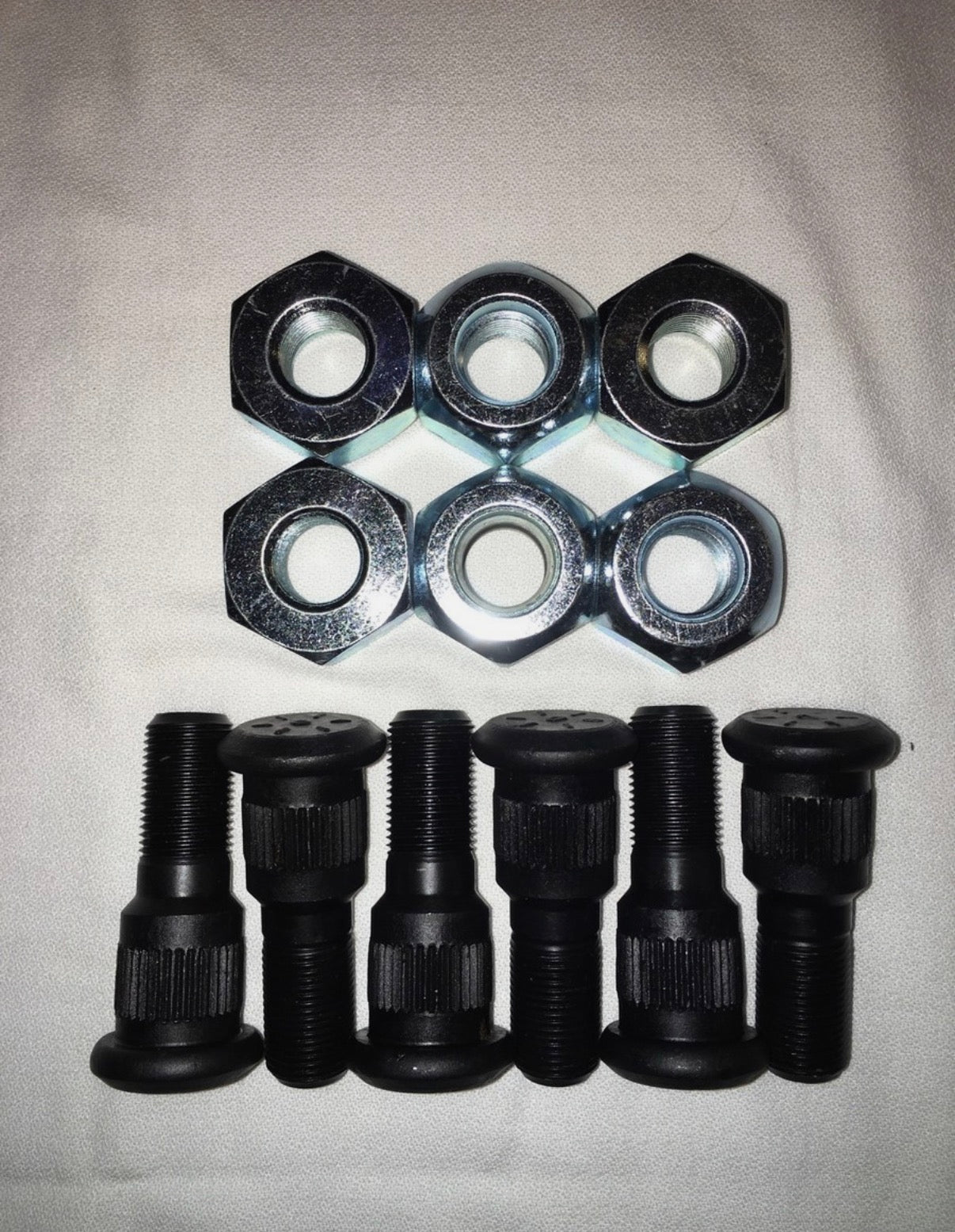 Rockwell M35A2 2.5 Ton 6 RH Lug Nut & Stud Kit
